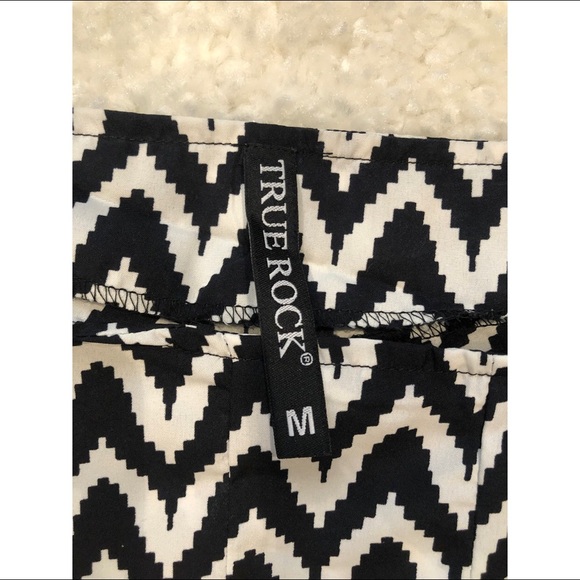 TRUE ROCK Summer Pattern Dress - Picture 3 of 5